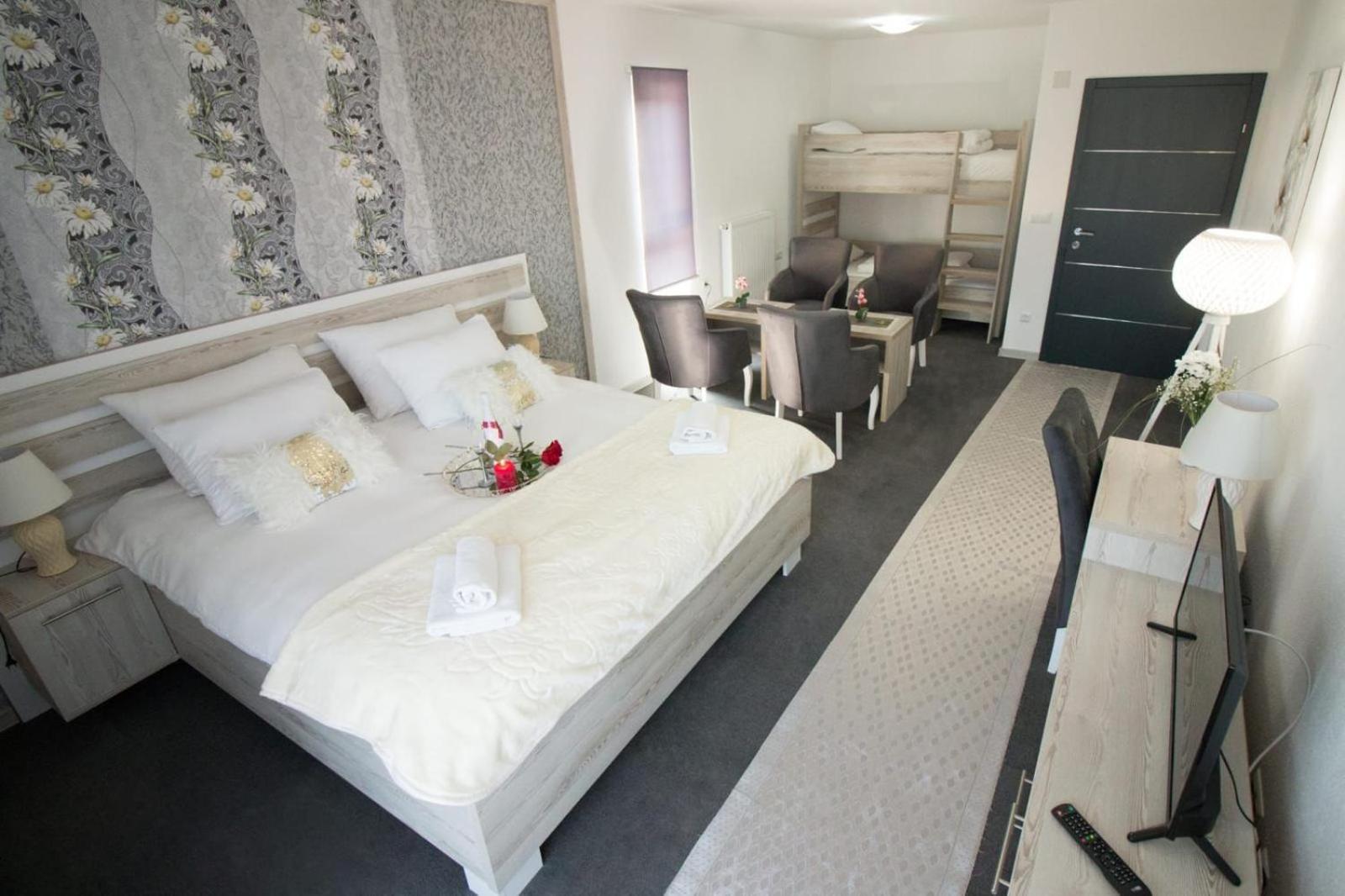 Aparthotel "Queen Zina" Vlasic Kültér fotó