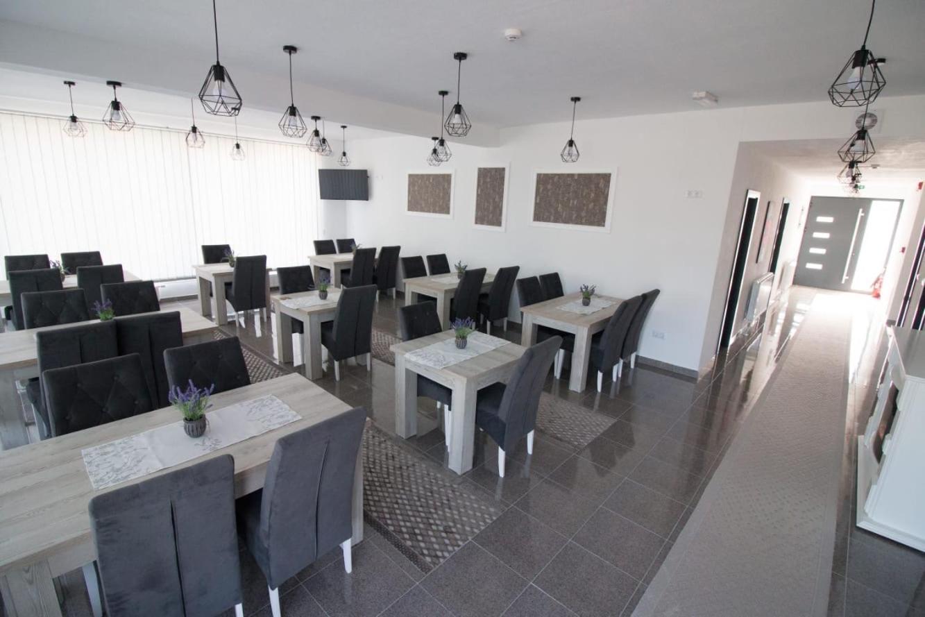 Aparthotel "Queen Zina" Vlasic Kültér fotó